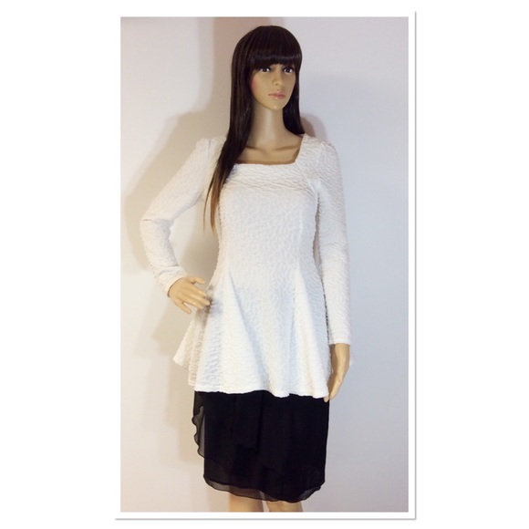 Tops - GORGEOUS BOUTIQUE PEPLUM STYLE TOP/BLOUSE